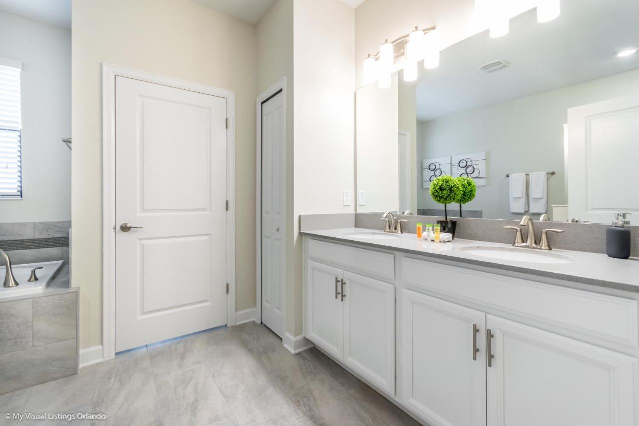 2911 Fable Street Villa *